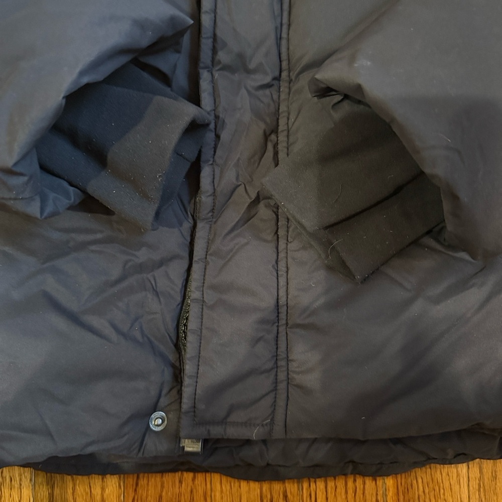 Aritzia Black SuperPuff Jacket - Picture 4 of 7
